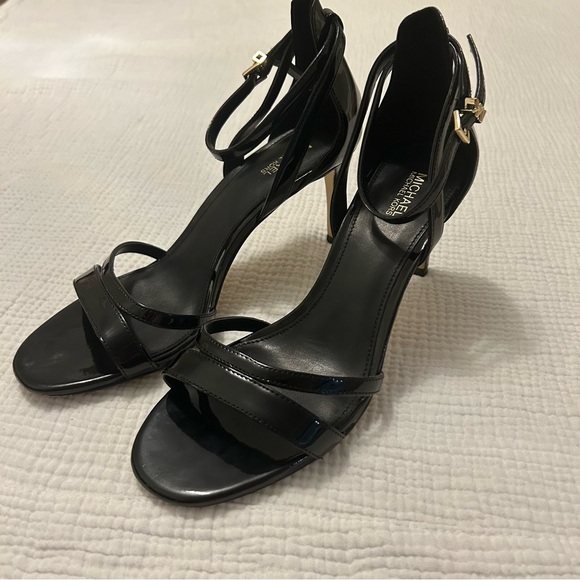 Michael Kors Black Strappy Logo Heel Sandals Sz 8 - Picture 1 of 12